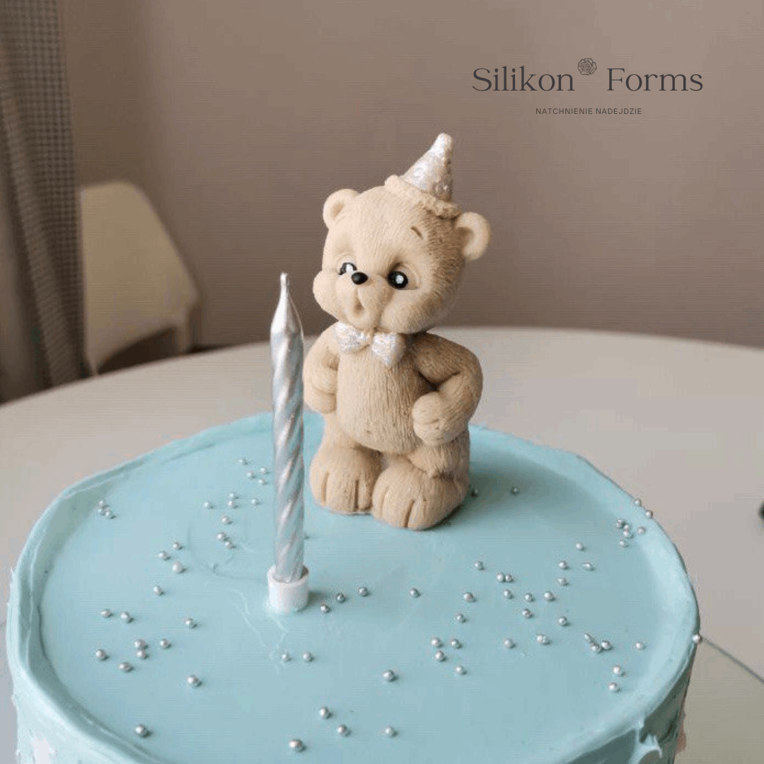 Mold Bear blowing out a candle - Moldmix