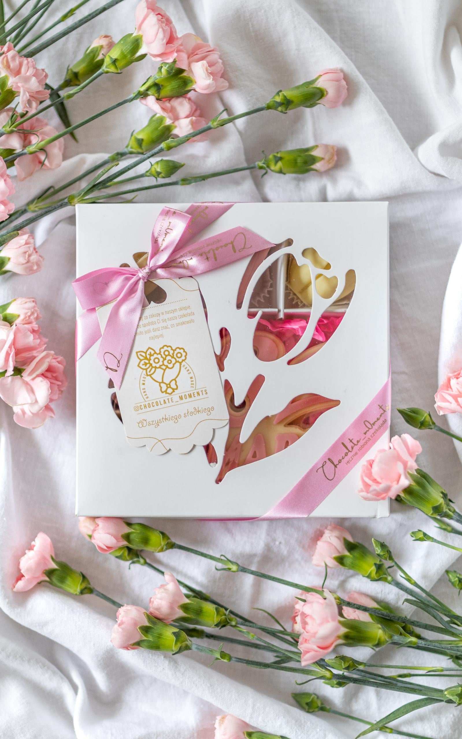 Pudełko białe na 9 pralin z przykrywką 5 szt